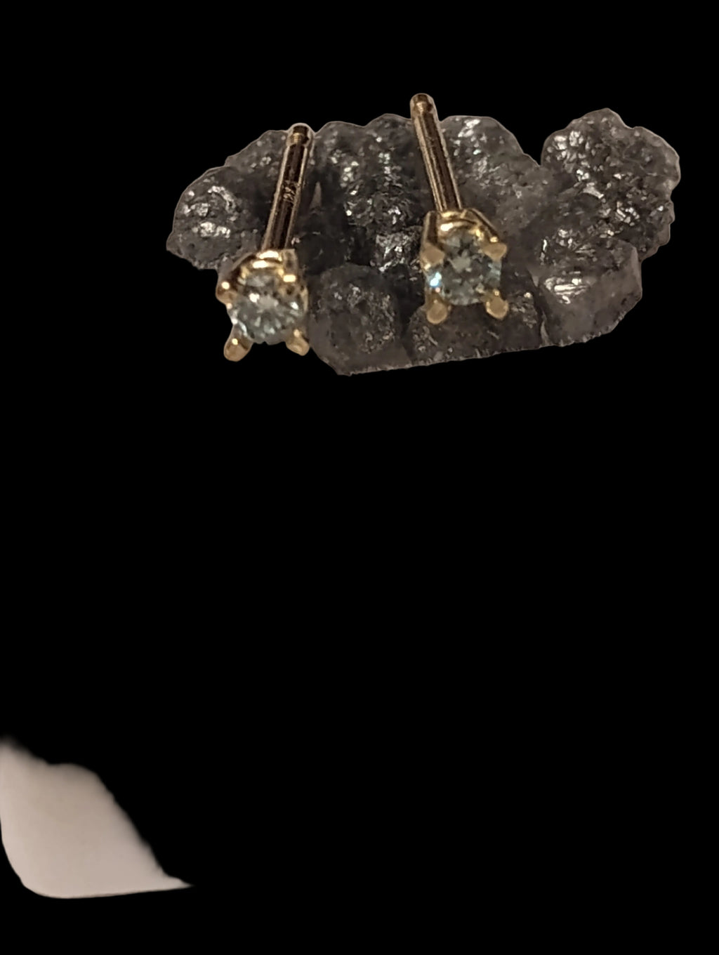 18k Solid Gold 2 mm Light Blue Moissinite Stone